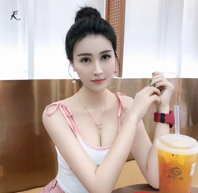 深圳清纯兼职学妹！白白嫩嫩