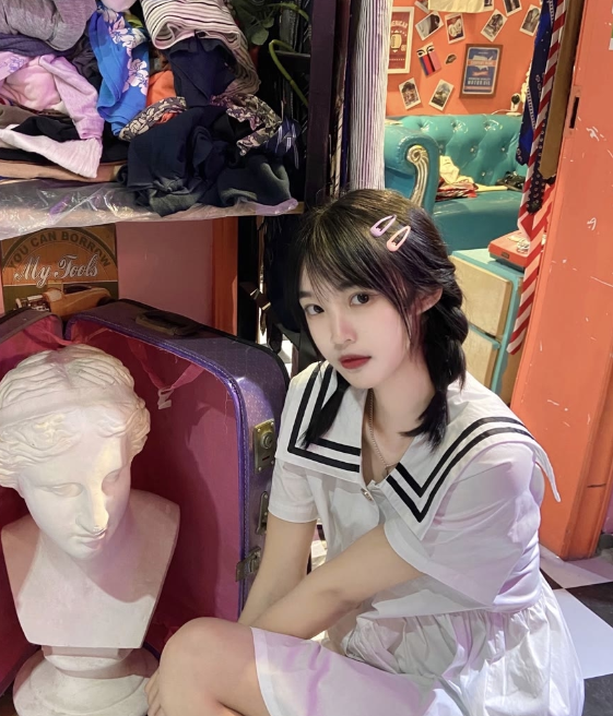 刚刚出来兼职的实习生