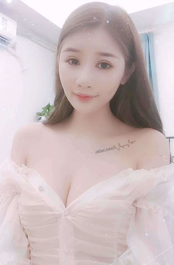 清秀款邻家女孩蒂娜